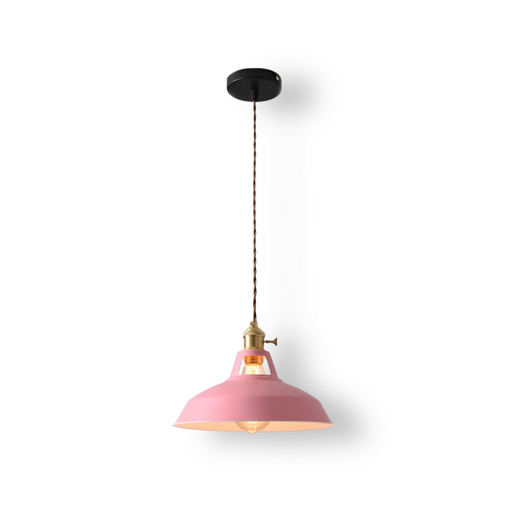 Kolorowa lampa nad stół wprowadzająca nowoczesny akcent do jadalni