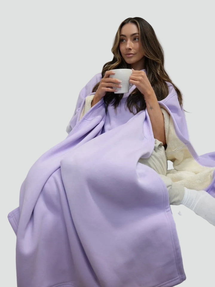 Stylowe ponczo unisex z kapturem, modny krój oversize pełen wygody.