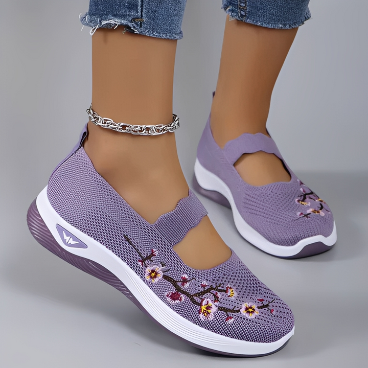 Stylowe buty damskie Alessia z bliska, modne obuwie codzienne