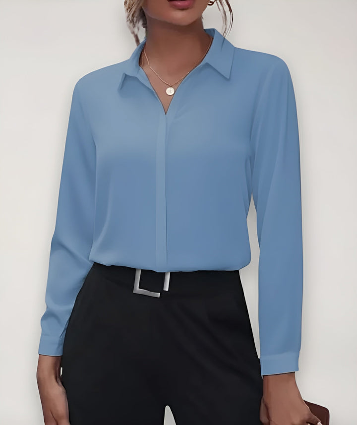Stylowa niebieska koszula damska w stylu smart casual