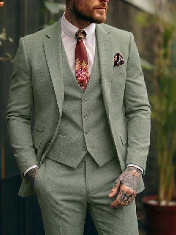 Nowoczesny garnitur ślubny męski w eleganckim odcieniu