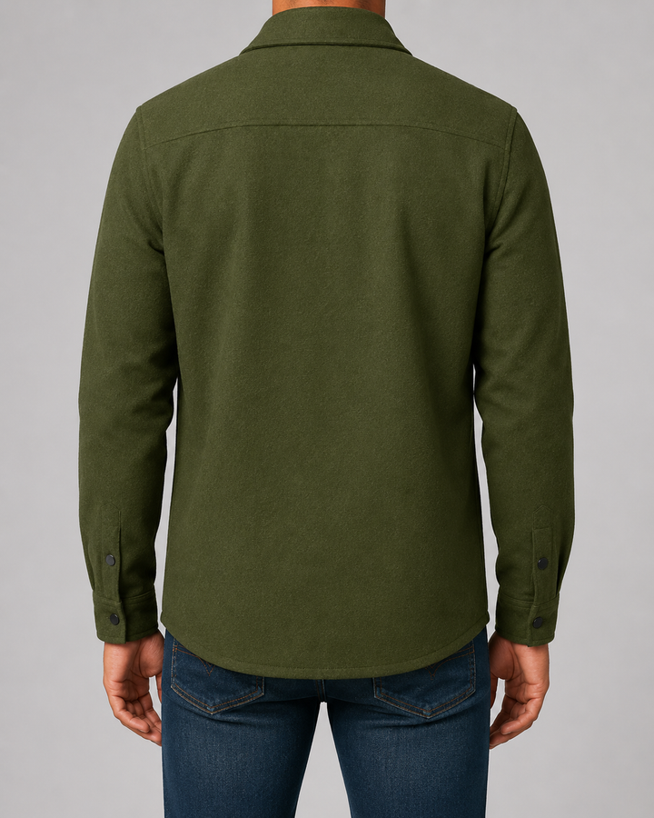 Męska kurtka overshirt z teksturowanym wykończeniem z bliska, wzór materiału