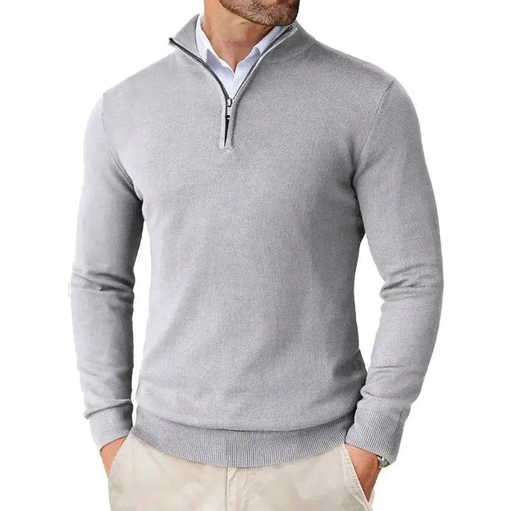 Wygodny sweter męski smart casual, zbliżenie na zamek błyskawiczny