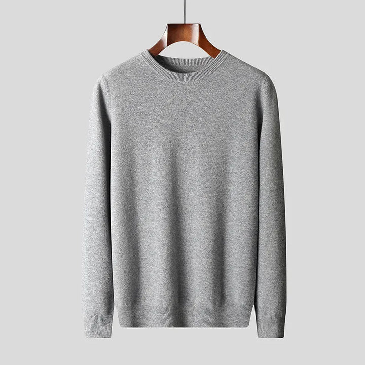 Stylowy sweter męski z okrągłym dekoltem, prezentacja splotu waflowego