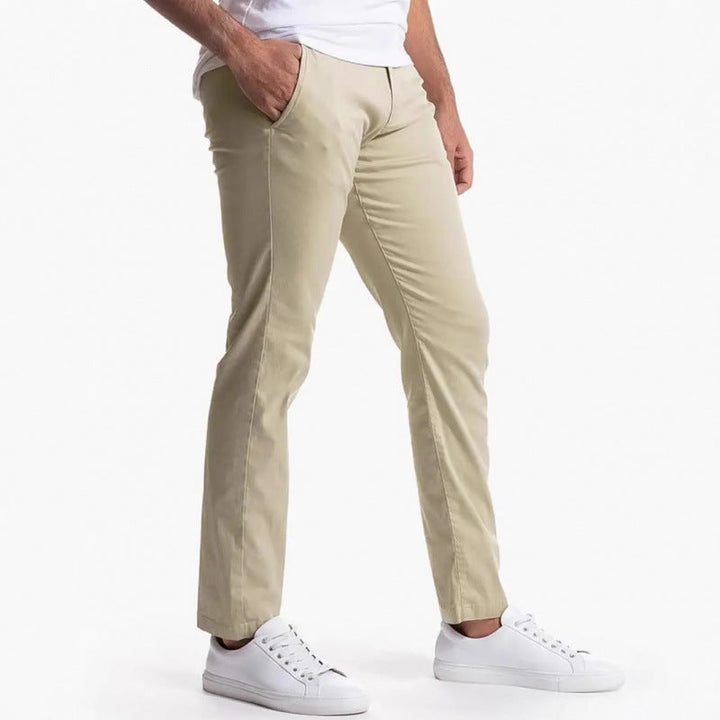 Męskie spodnie chino z prostą nogawką, tył spodni, odzież męska casual