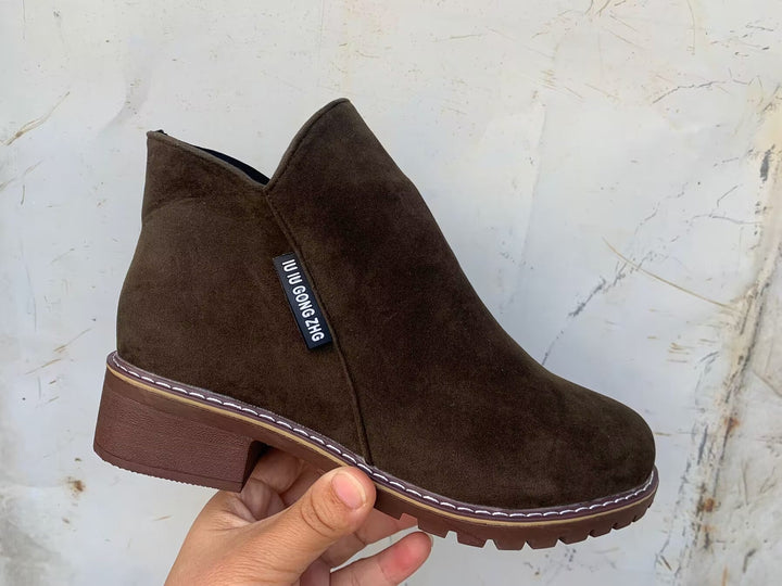 Sztyblety damskie czarne, skórzane botki slip on idealne do pracy
