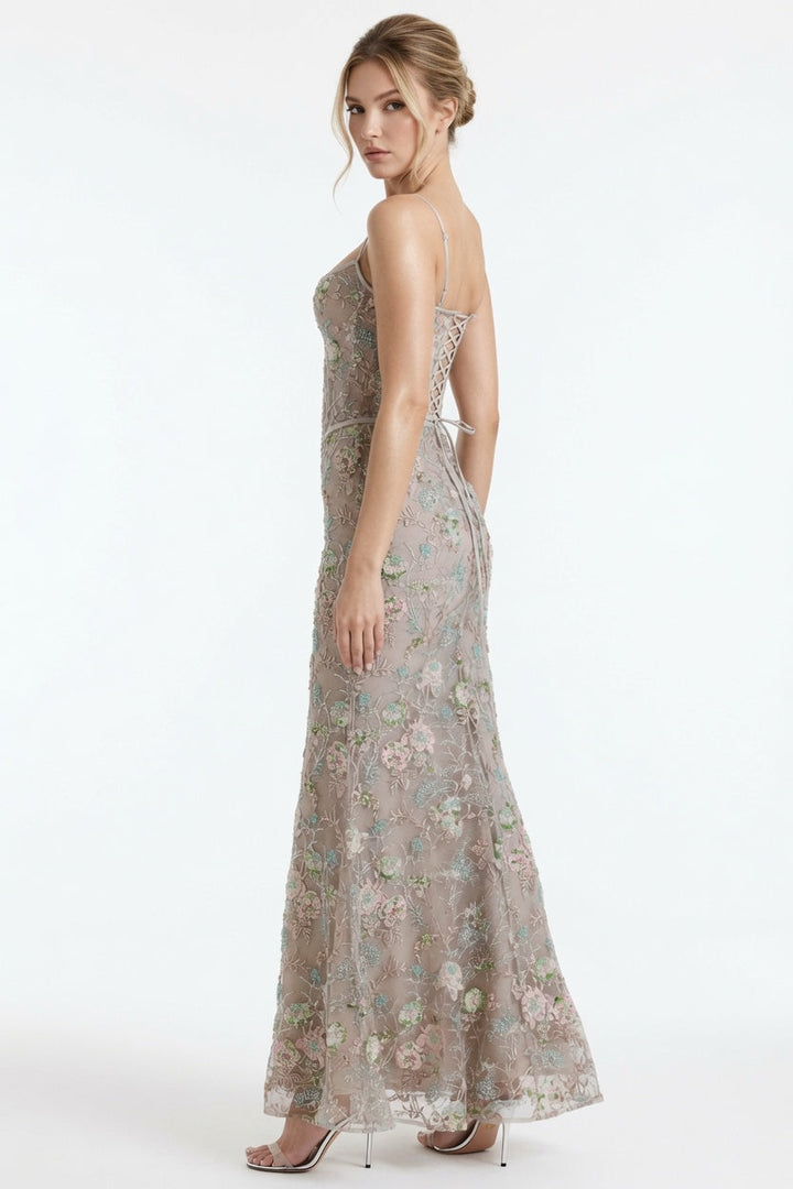 Haftowana sukienka premium maxi w eleganckim i kobiecym fasonie