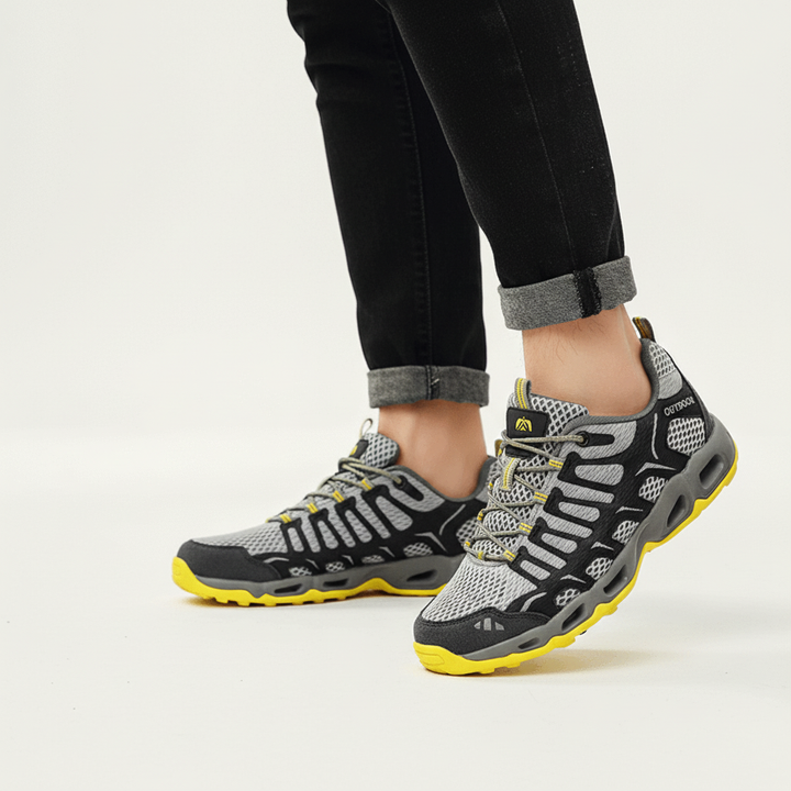 Szare ortopedyczne buty turystyczne unisex Holly, widok z boku na podeszwę