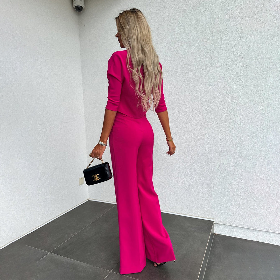 Stylowy komplet damski z miękkiego materiału na każdą okazję