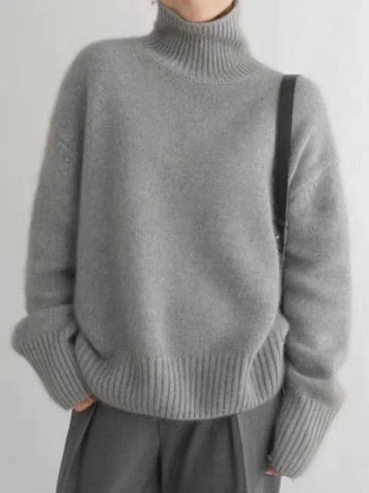 Elegancki sweter damski z golfem w kolorze camel