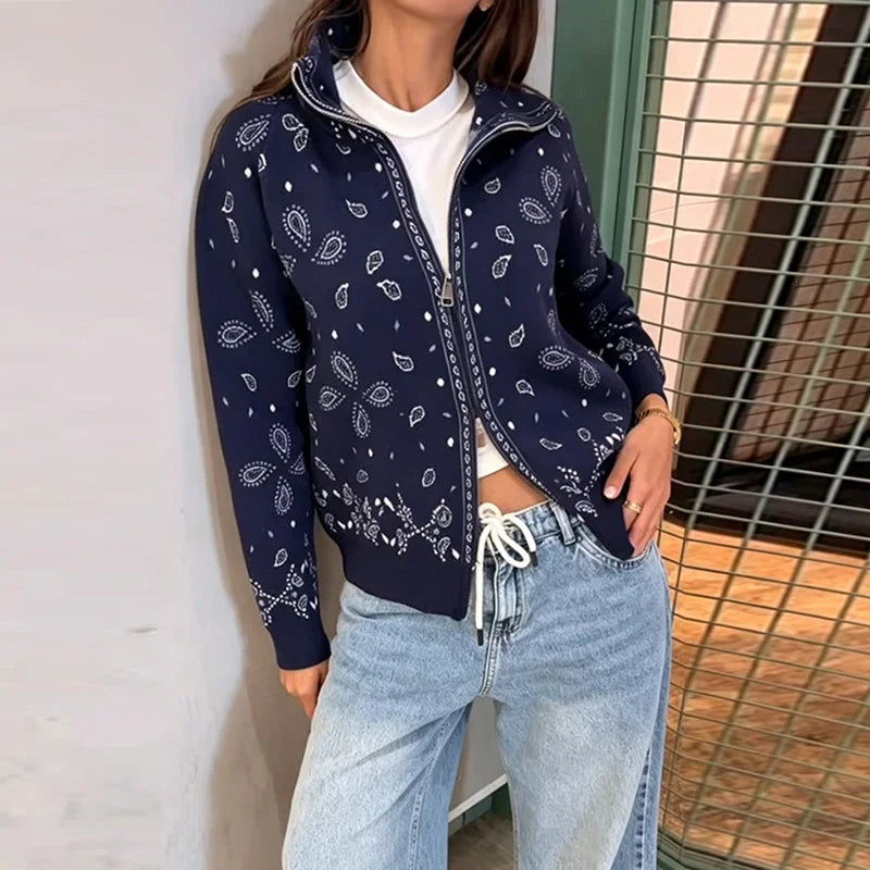 Dzianinowy sweter z golfem i suwakiem w stylizacji retro