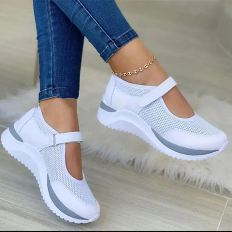 Białe damskie buty ortopedyczne z siateczką i paskiem