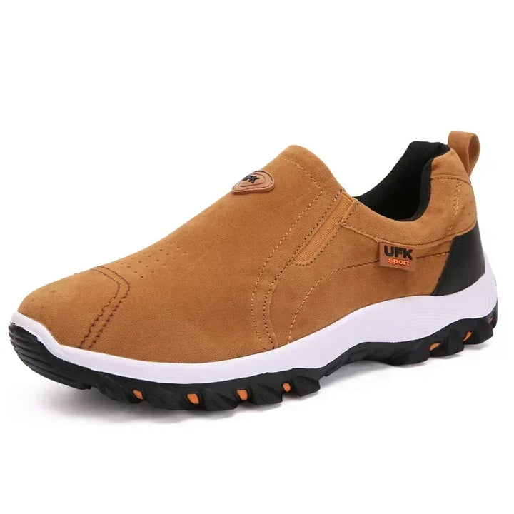 Modne buty męskie slip-on zapewniające wsparcie ortopedyczne, widok od góry