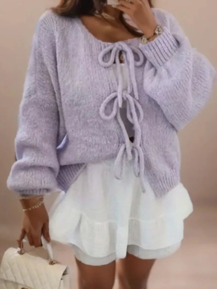 Beżowy sweter damski boho wiązany z przodu, stylowa odzież damska casual