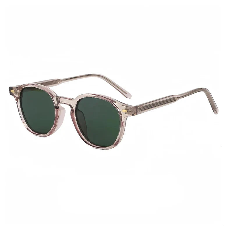 Różowe, półprzezroczyste okulary przeciwsłoneczne w stylu retro