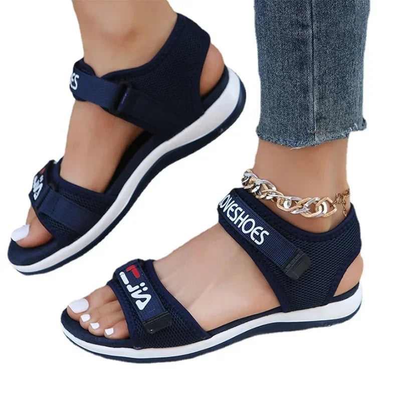 Wygodne buty damskie letnie na płaskiej podeszwie z mocnymi zapięciami