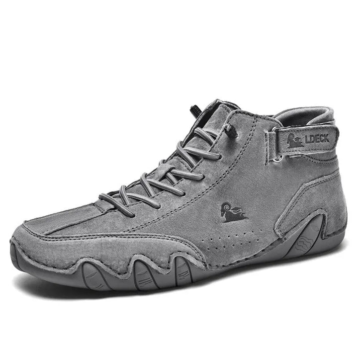 Sznurowane buty męskie w góry, wysoka cholewka, detale wykończenia