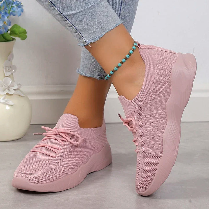 Różowe lekkie buty sportowe ortopedyczne z ozdobną bransoletką