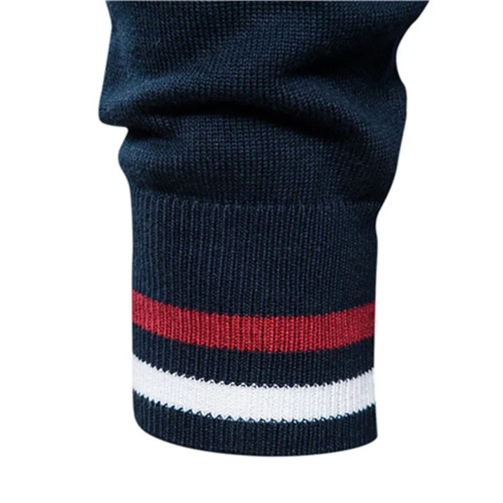 Męski sweter rozpinany w casualowej stylizacji na co dzień