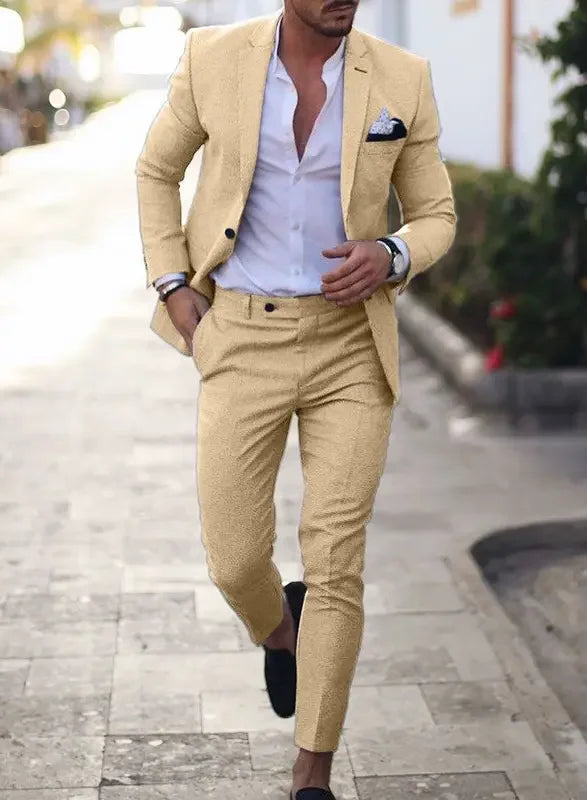 Męski elegancki garnitur dwuczęściowy slim fit, widok z tyłu