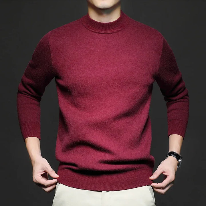 Elegancka odzież męska, sweter w stylu casual od tyłu