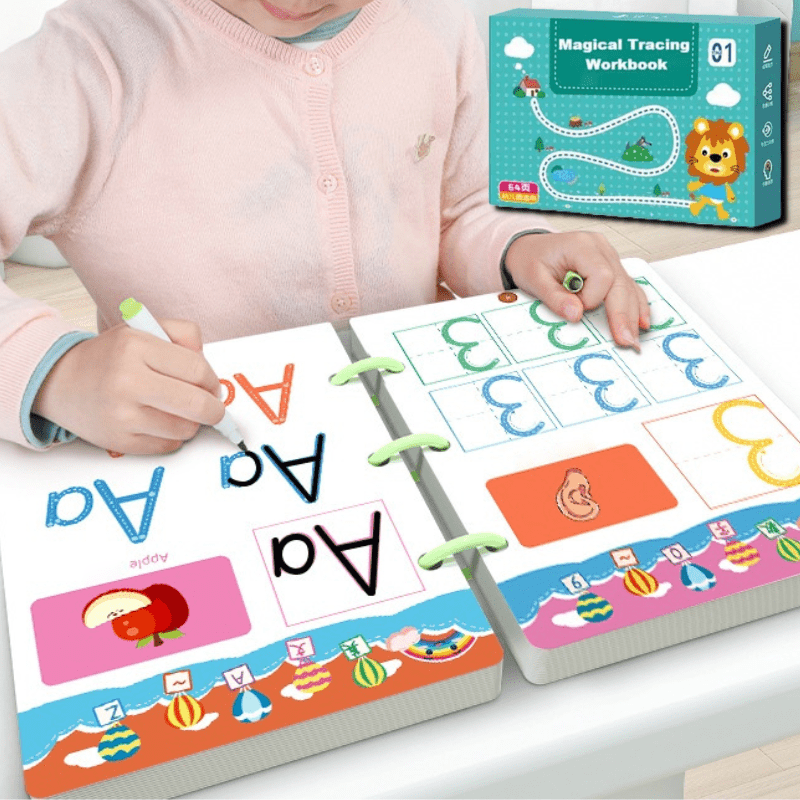 Dziecko rysujące w wielorazowej książeczce edukacyjnej