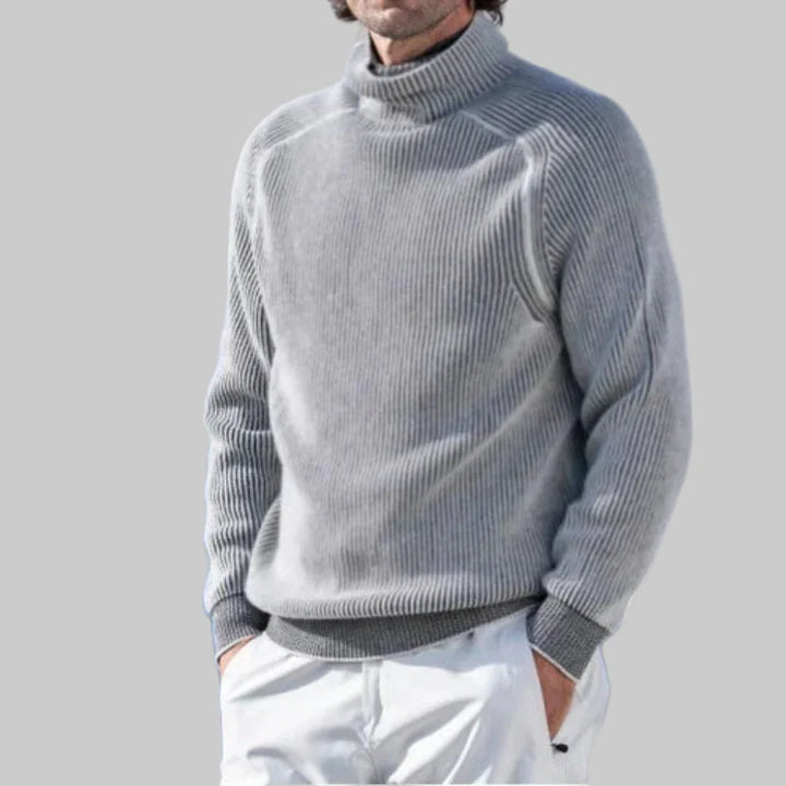 Męski elegancki sweter z golfem w modnym kolorze, przód