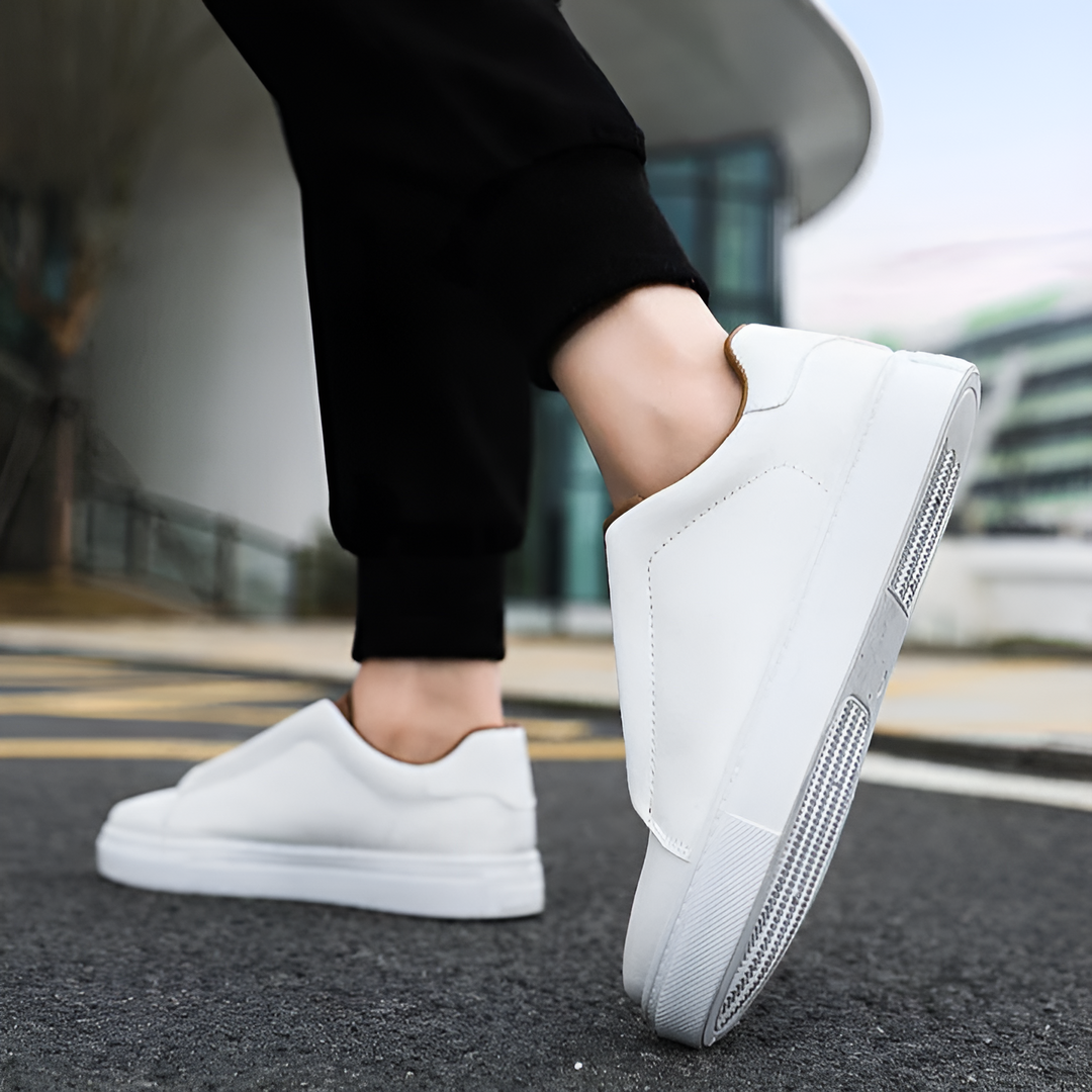 Sznurowanie brązowych butów męskich Patryk, wygodne sneakersy codzienne