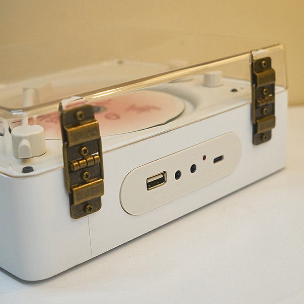 Tylny panel retro odtwarzacza CD z portem USB i wejściem AUX
