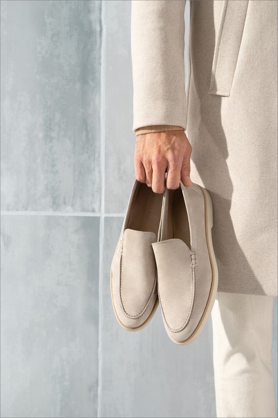 Wygodne buty męskie do stylizacji smart casual, zbliżenie na materiał
