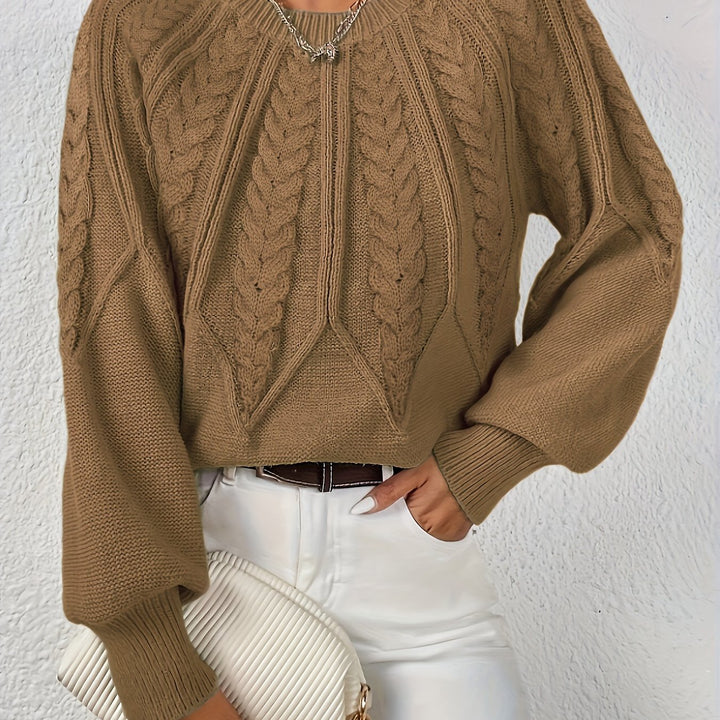Damski sweter w kolorze khaki z klasycznym wzorem warkoczowym