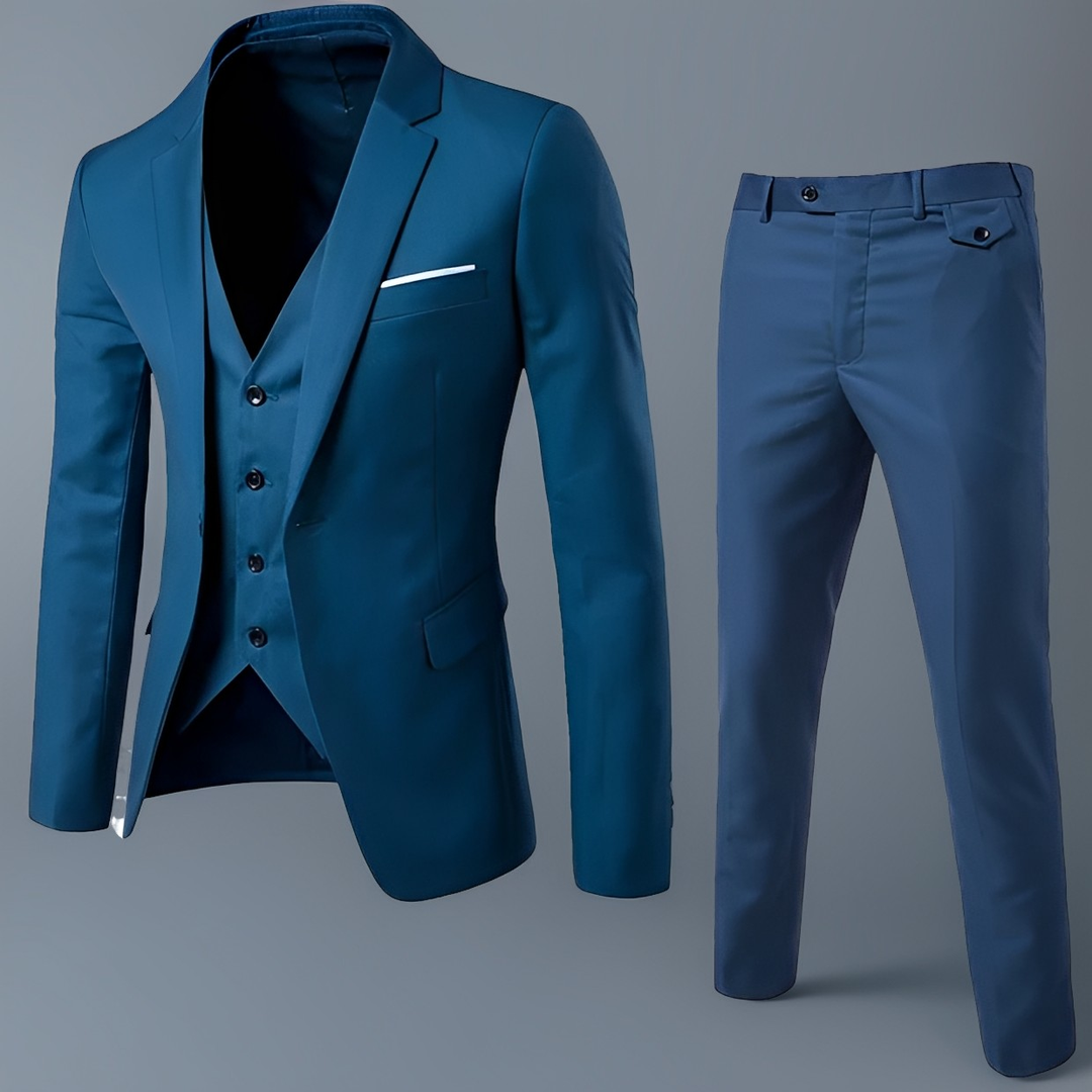 Detale męskiego eleganckiego garnituru: klapa marynarki i wysokiej jakości materiał