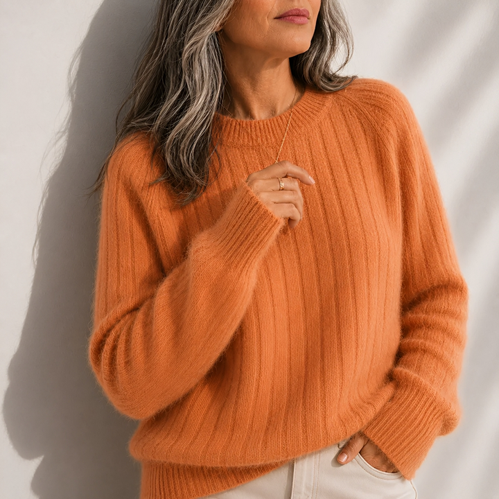 Stylowy damski sweter o luźnym kroju, elegancki i wygodny