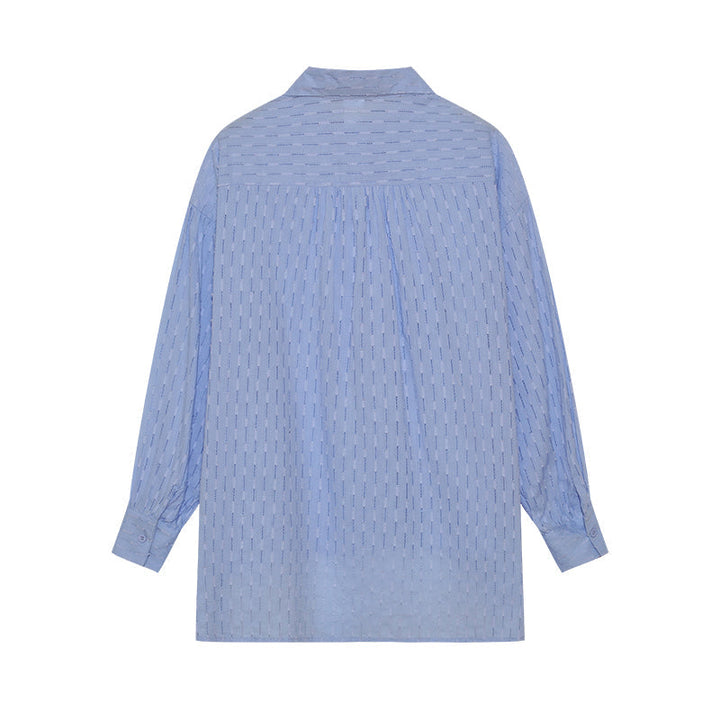 Luźny krój oversize damskiego kompletu letniego z koszulą