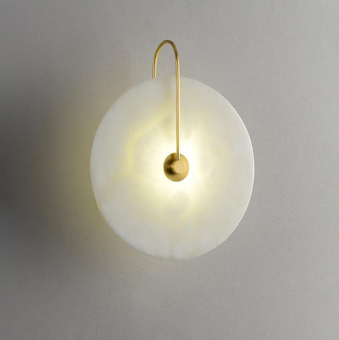 Elegancka lampa ścienna LED z alabastru. Kinkiet do salonu, sypialni. Tworzy subtelne oświetlenie.