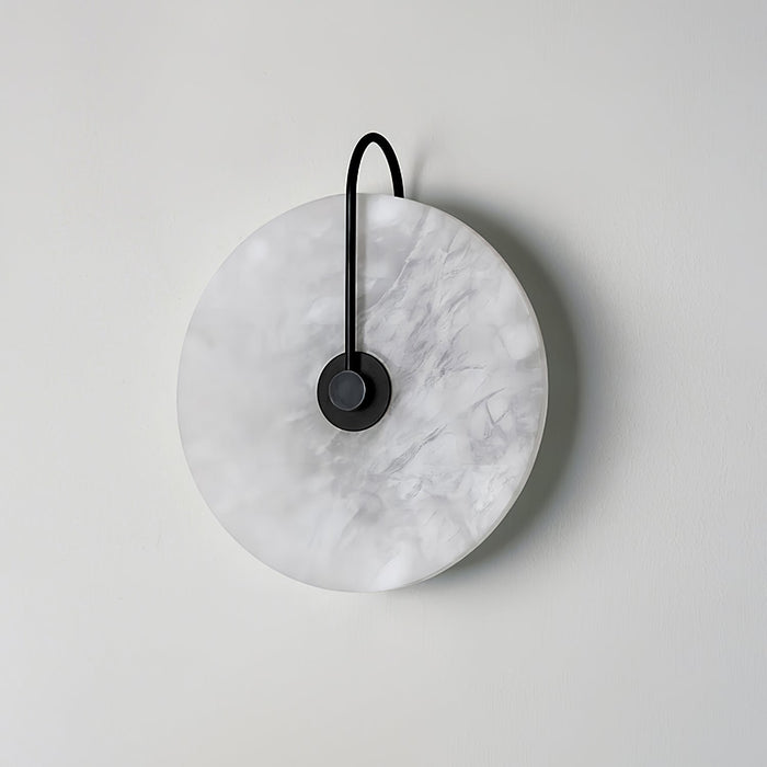 Minimalistyczna lampa ścienna LED, z naturalnego alabastru. Designerski kinkiet do współczesnego domu.