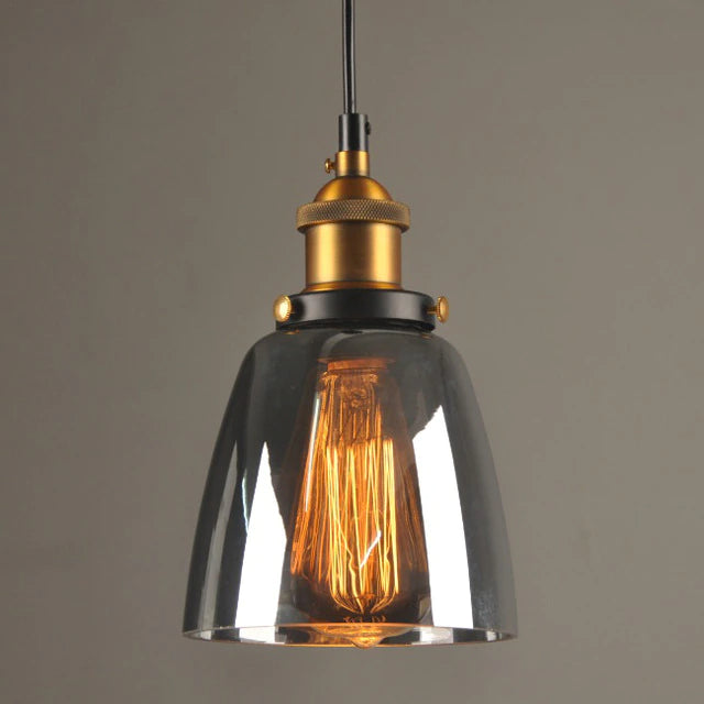 Antyczna lampa szklana wisząca Art Déco, oświetlenie wnętrz z duszą vintage.