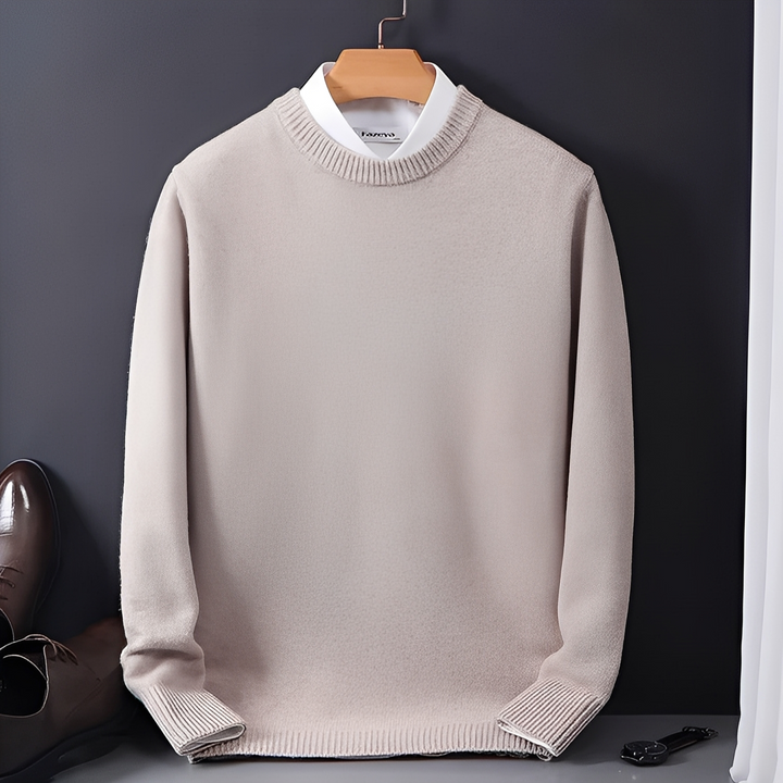 Klasyczny sweter męski na zimę z miękkiego materiału