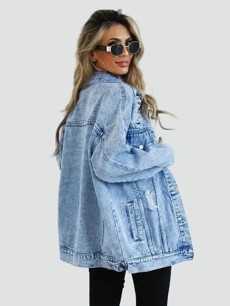 Modna odzież damska: kurtka oversize z denimu w stylu casual