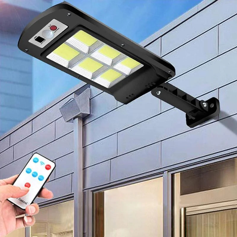 Wodoodporna lampa LED solarna idealna do ogrodu i na taras