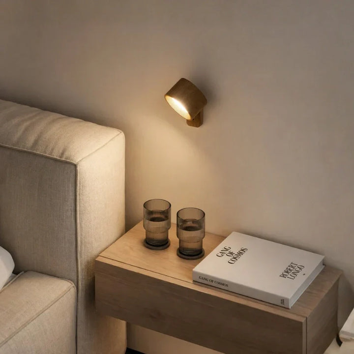 Energooszczędna lampa LED z magnetycznym mocowaniem, obrotowa 360°, łatwy montaż bez kabli.