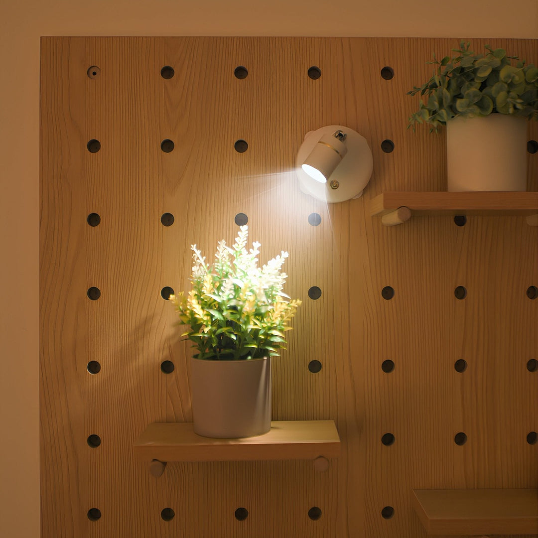 Bezprzewodowa lampa ścienna LED, regulowana, punktowa, z pilotem. Idealna do wnętrz.