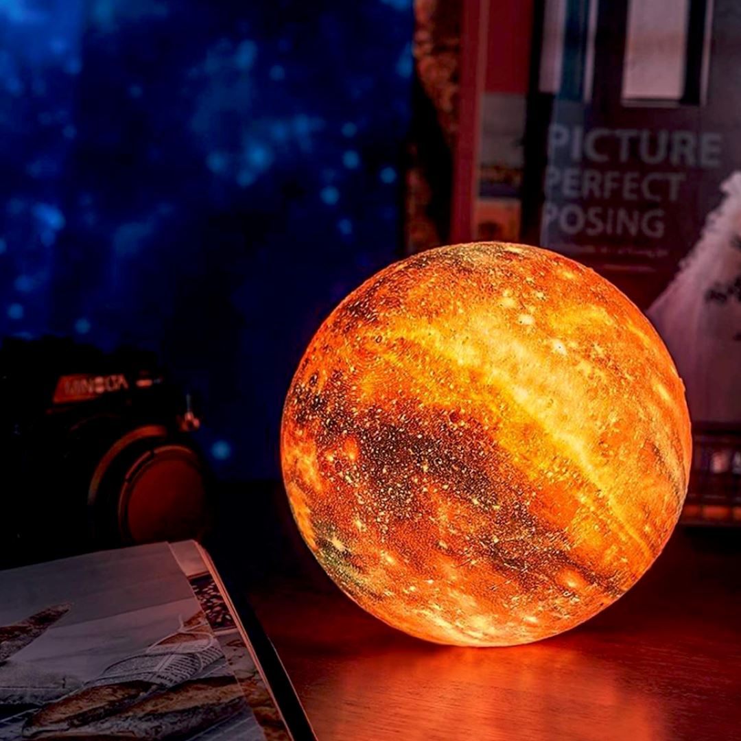 Lampa księżycowa LED z regulacją jasności, tworząca magiczną atmosferę w sypialni, bezprzewodowa.