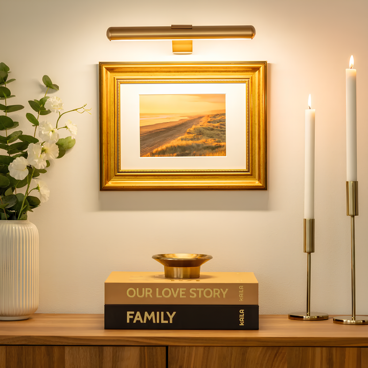 Bezprzewodowa lampa LED do obrazów z regulacją barwy światła. Oświetlenie artystyczne, nowoczesne.