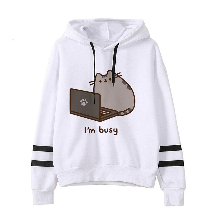 Nierozpinana bluza damska z grafiką Pusheen. Biała, z modnym kocim motywem. Wygodna.