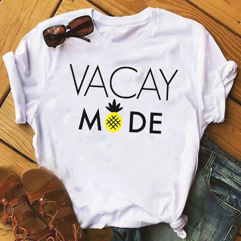 Modna damska koszulka T-shirt z owocowym wzorem, luźny krój. Biała koszulka casual, idealna na ciepłe dni.