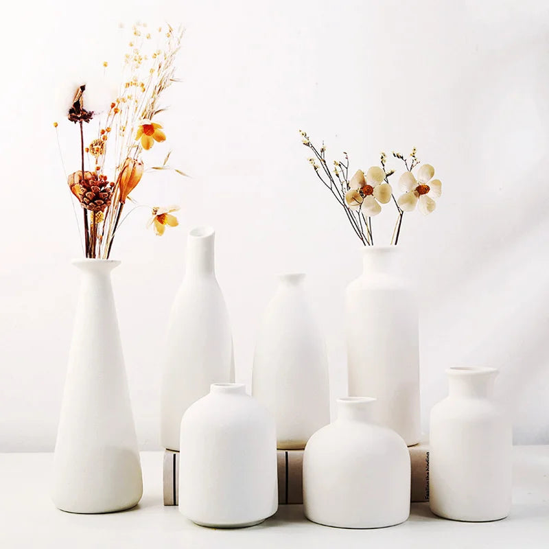 Biały ceramiczny wazon nordycki, elegancka dekoracja do nowoczesnych wnętrz, idealny do domu.
