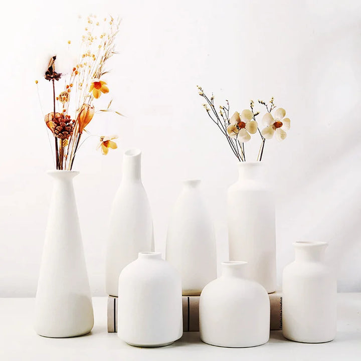 Biały ceramiczny wazon nordycki, elegancka dekoracja do nowoczesnych wnętrz, idealny do domu.