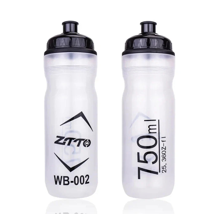 Butelka na wodę 750 ml. Przezroczysty bidon sportowy z wygodnym uchwytem. Bezpieczny plastik do picia wody.