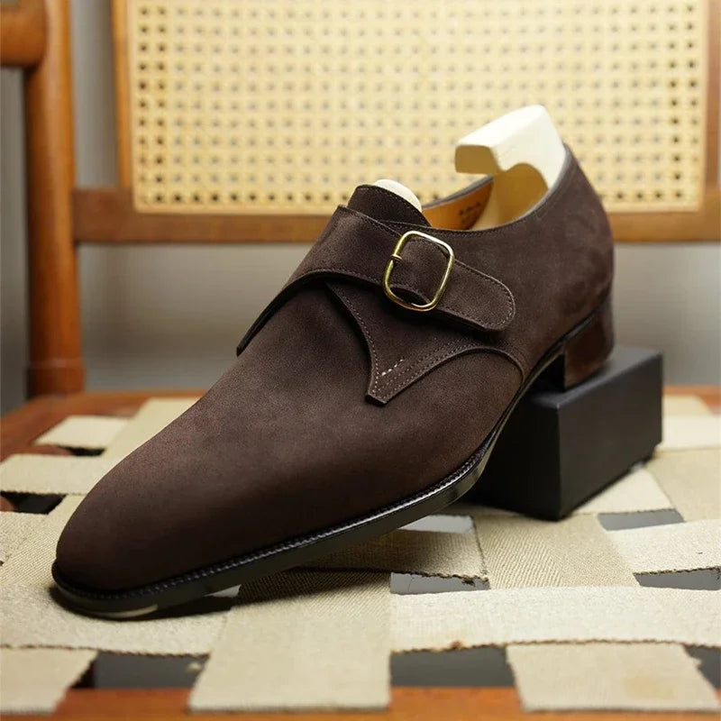 Męskie brązowe buty eleganckie i codzienne. Wygodne obuwie męskie w stylu casual, idealne na jesień i wiosnę.
